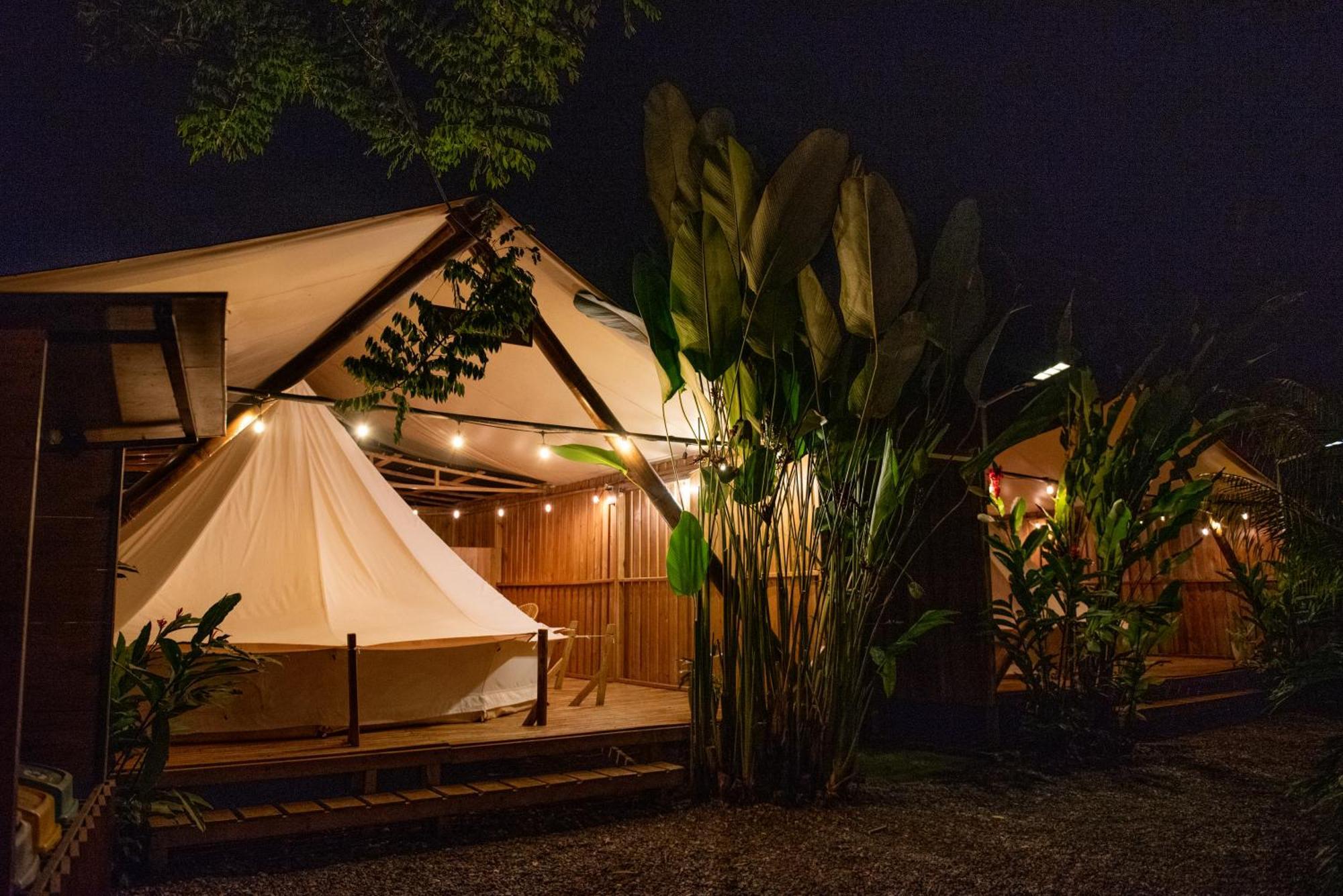 Seren Glamping (Adults Only) อูวีตา ภายนอก รูปภาพ