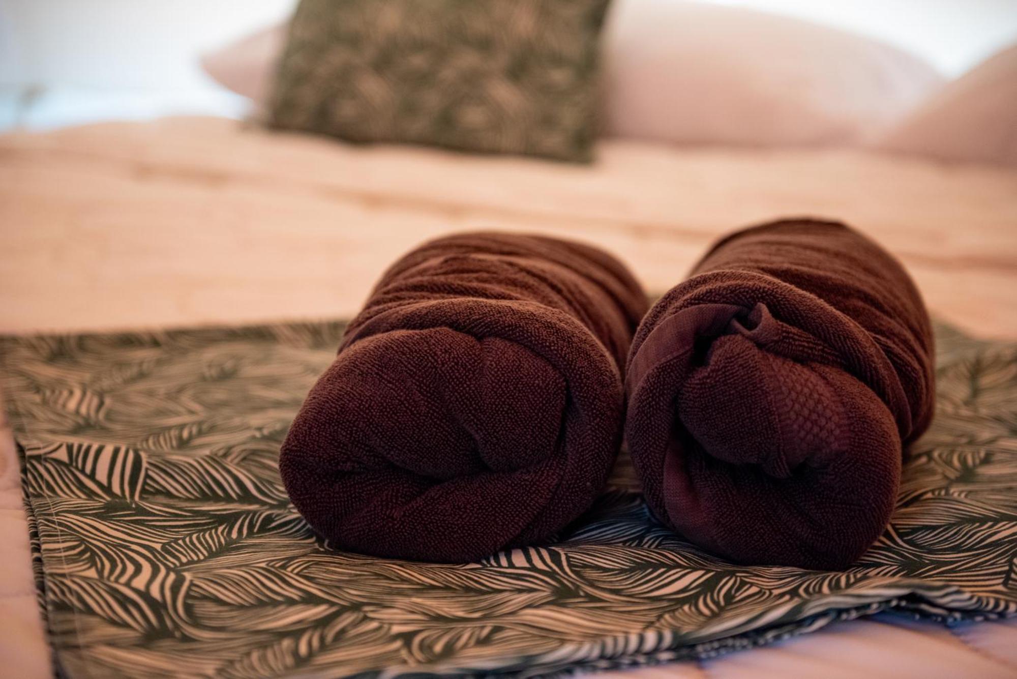 Seren Glamping (Adults Only) อูวีตา ภายนอก รูปภาพ