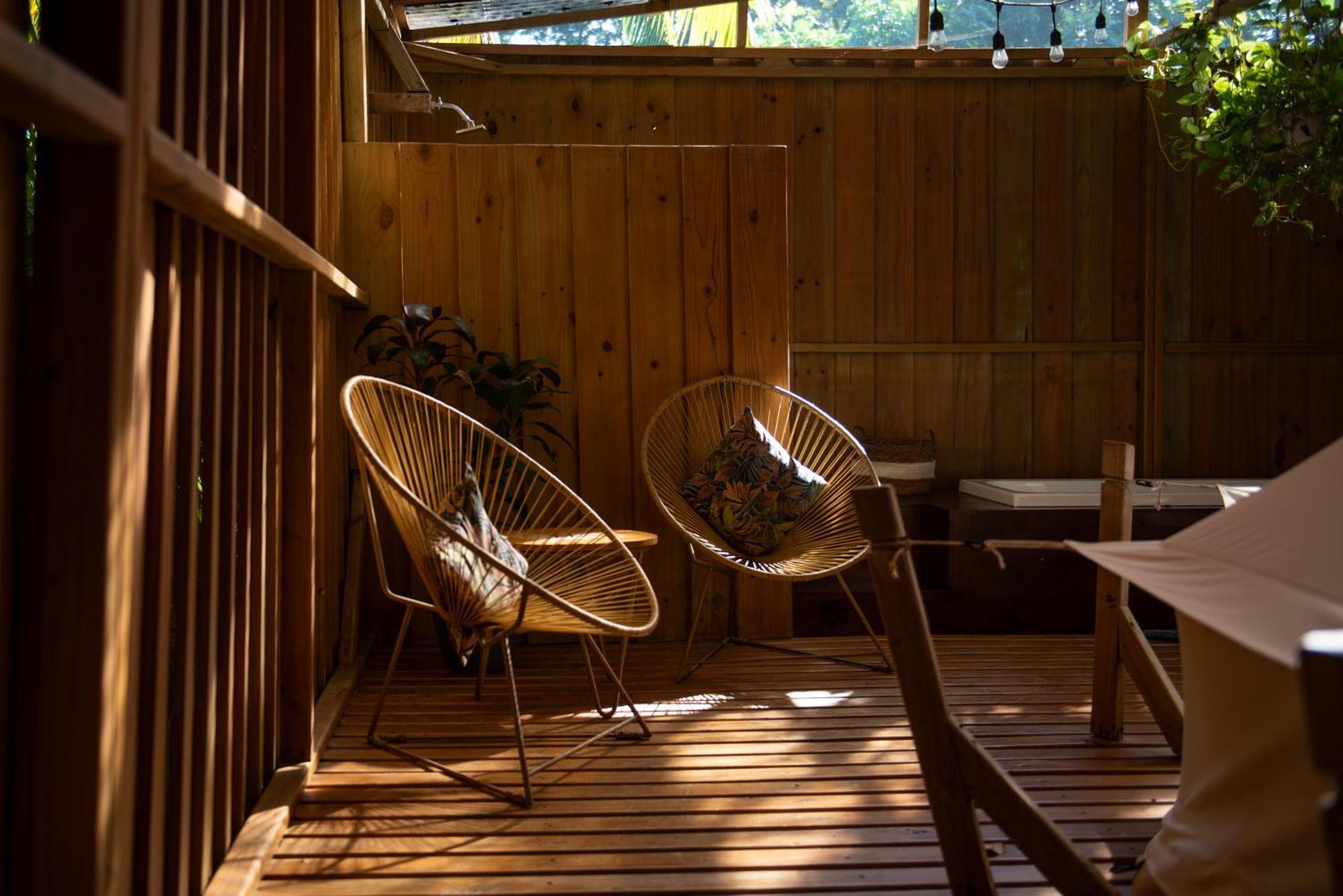 Seren Glamping (Adults Only) อูวีตา ภายนอก รูปภาพ